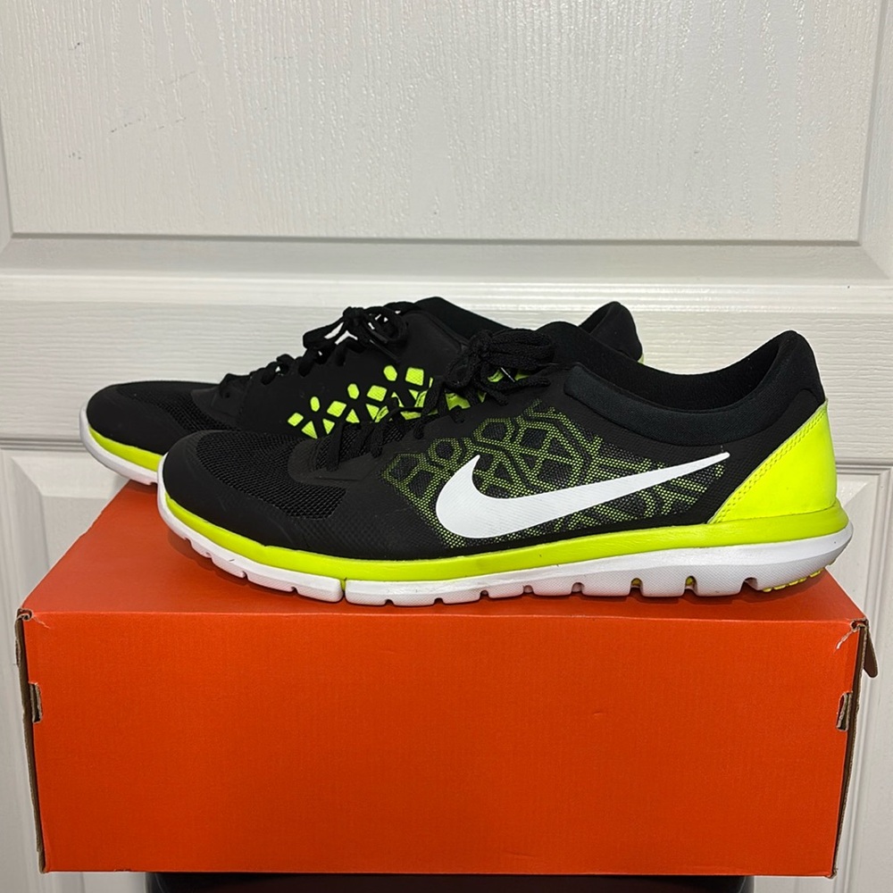 Nike Black and Neon Green Athletic Shoes